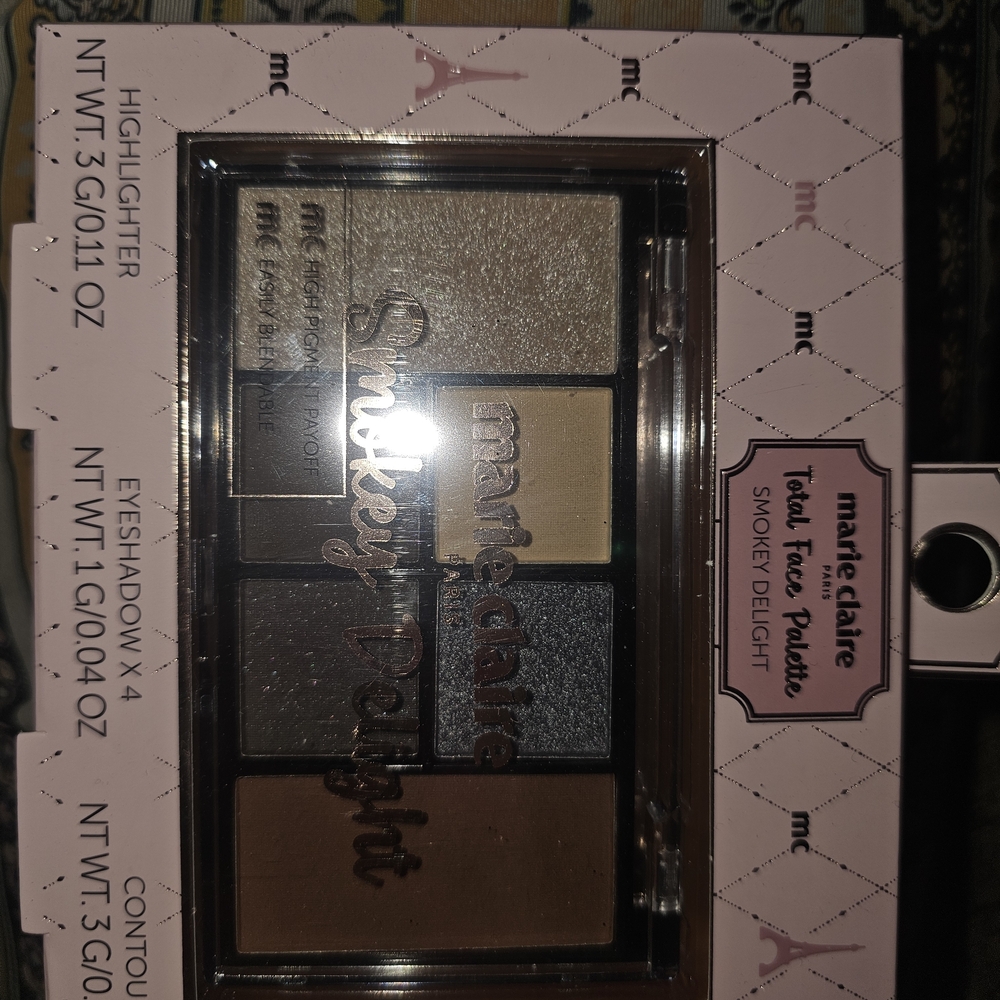 Smokey Delight Eyeshadow Palette  Marie Claire - Black, Brown, Cream